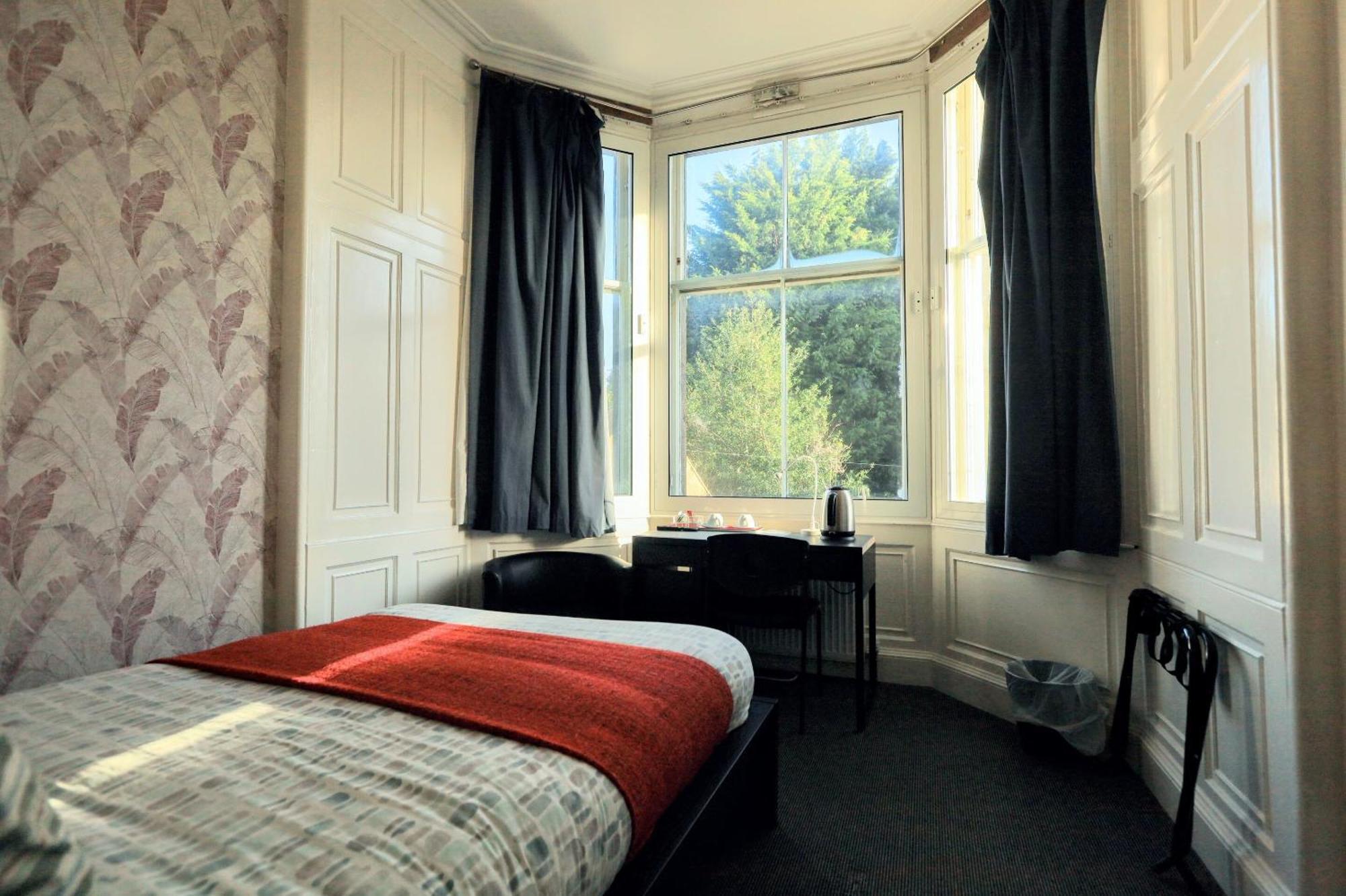 Edinburgh Holiday Guest House Alojamento de Acomodação e Pequeno-almoço 3*
